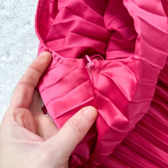 NWT- COMMENSE Bold In Pleat Satin Cutout Long Dress in Pink - Picture 10 of 16